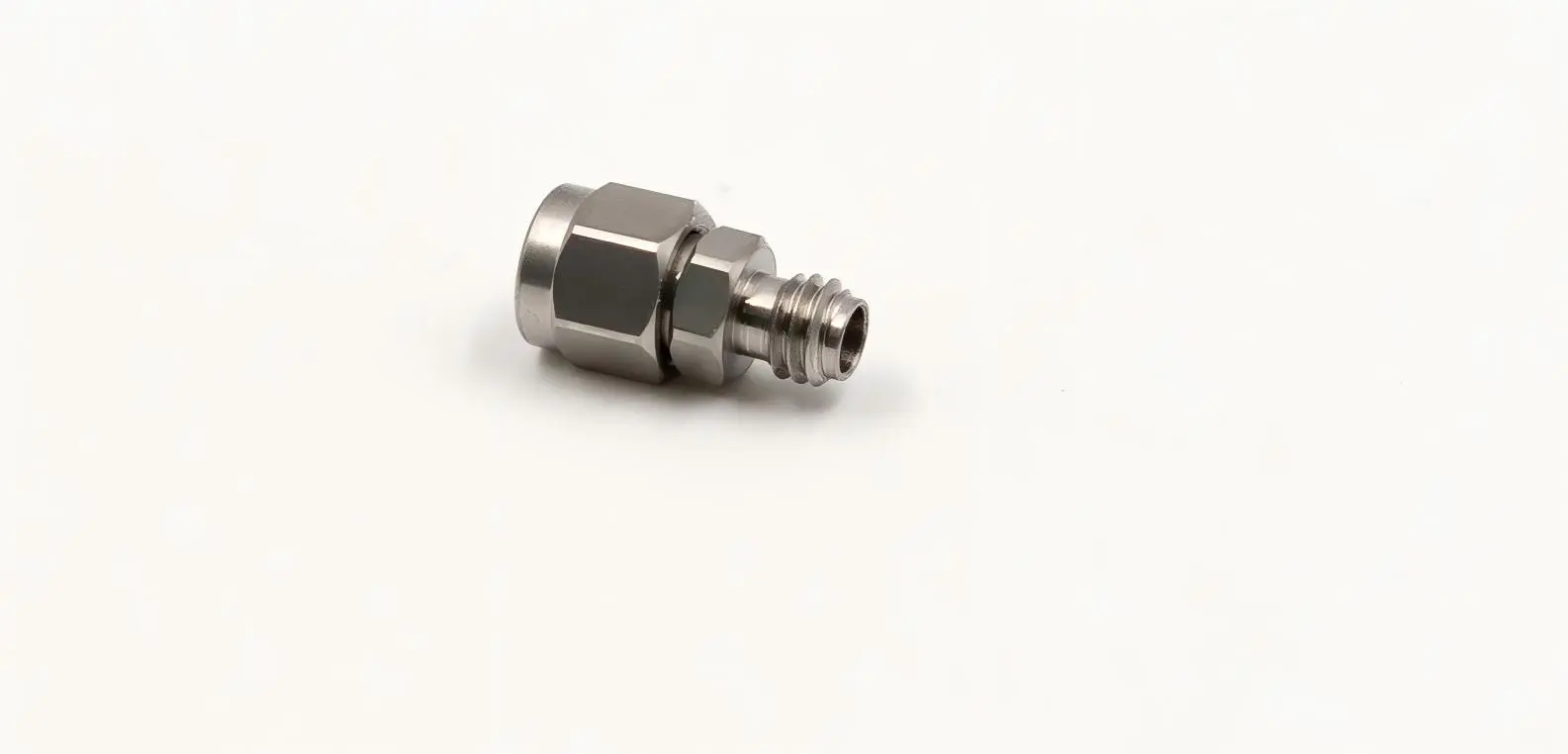 Coaxial adapter 1.0mm plug to 1.0mm jack Coaxial adapter 1.0mm plug to 1.0mm jack